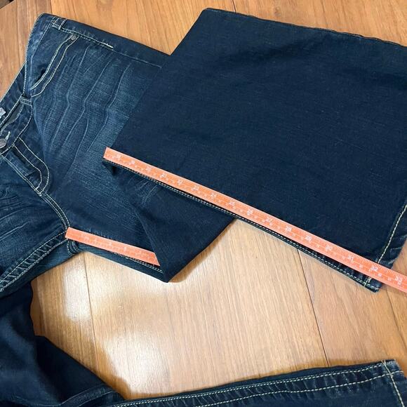 BKE Culture Jeans Size 36 x 33.5 Dark Wash Bootcut Stretch Rhinestone Embroider - Picture 11 of 13